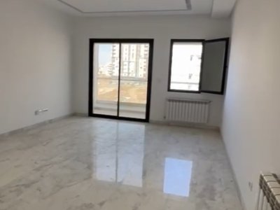 Location Appart. 4 pièces à Sahloul (Sousse Jaouhara) - Un luxueux s3 neuf de haut standing sans vis à vis
