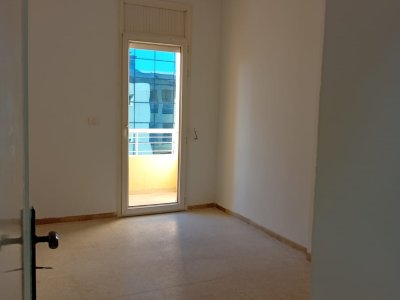Vente Appart. 3 pièces à Zone urbaine nord (Cite El Khadra) - Un appartement en s2 au cun