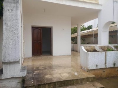 Location Maisons à El Menzah 9 (El Menzah) - Étage de villa pour usage bureautique