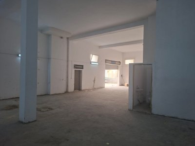 Location Surfaces à Le Kram (El Kram) - Dépôt au kram 200m -