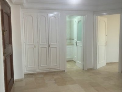 Location Autre à Montplaisir (Bab Bhar) - Bureau espace tunis