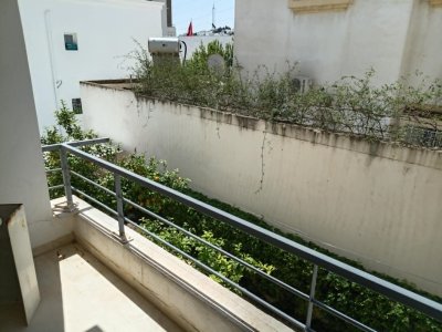 Location Appart. 4 pièces à Residence Ennour ( Naser 2) (Ariana Ville) - Rez de chaussée de villa à jardin d el menzah