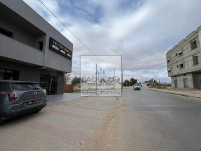Terrain 580m à vendre – Route El Aïn km 12,5