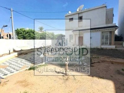 À vendre deux villas 829 m² R+4 à route teniour km1.5 directement sur la route principale