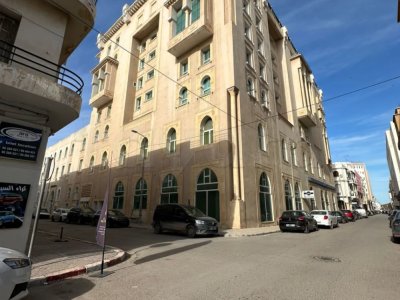 📢 Local commercial à vendre – Beb Bhar (derrière Hôtel Zitouna)