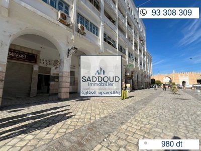 Appartement S+2 àLoué – 2ᵉ étage, centre ville au cent mètre, à côté du Café Ellouz