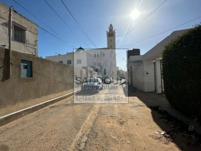 طابق أرضي للبيع  طريق قرمدة كلم 2.5 (مركز شعبوني)