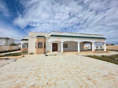 Villa Gigantesque  à Sfax