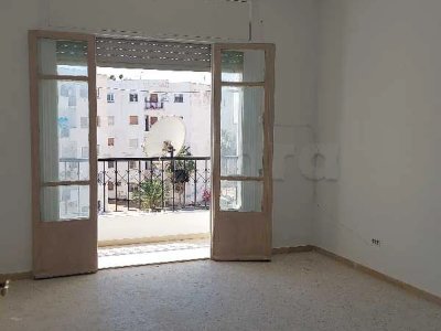 Studio à louer devant radio sfax