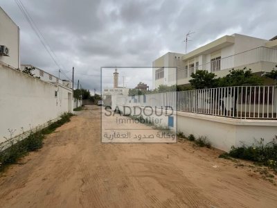 terrain 610m² à route el ain km 3 زنقة  شاكر cloturé