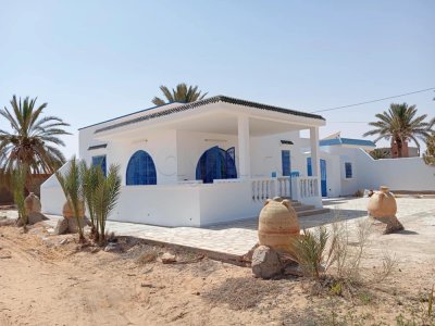 Maison bord de mer Mahres