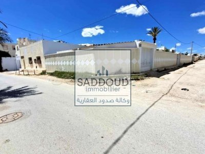 Villa à Vendre entre Route Ain  km3