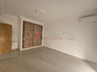 A loué étage de villa s+2 tout neuf à Hammam Sousse