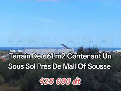 TERRAIN DE 661 m2 CONTENANT UN SOUS SOL PRÉS DE MALL OF SOUSSE