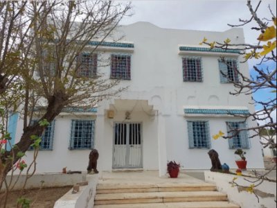 Sur la route principale reliant sousse à monastir