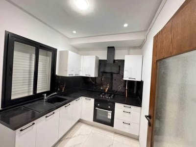 🏡✨ À vendre – Appartement S+1 Neuf jamais habité à Laouina Cité El Wahat ✨🏡 cuisine séparée