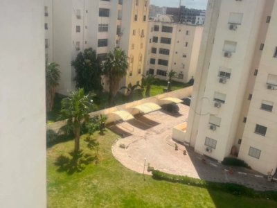 A vendre/ Appartement S+4 à Ain zaghouan , cité lwahet