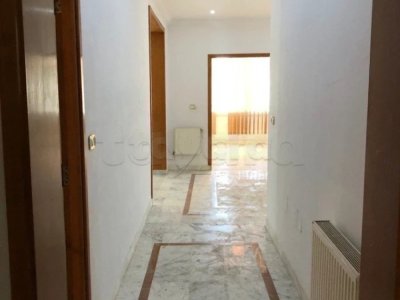 L'Aouina étage villa 250 m² à louer