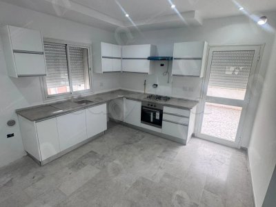 A louer appartement S+3 hst jamais habité au bardo