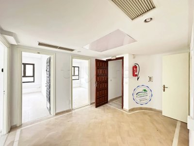 A louer immeuble 74 pièces à Montplaisir