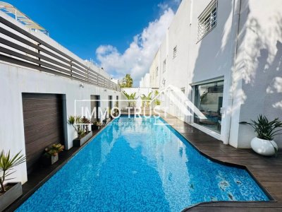 🏠Villa S+4 avec jardin et piscine à La Marsa