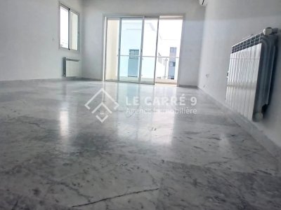 Un appartement S+3 à vendre à Ain Zaghouan Nord