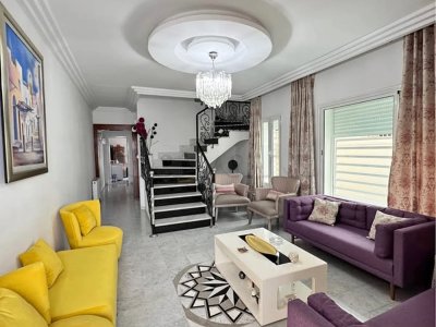 A vendre Villa S+3 + studio – 330 m² terrain – Carthage Dermech