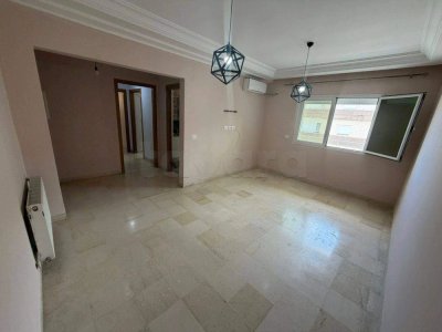 A louer Appartement S+2 avec parking sous sol.