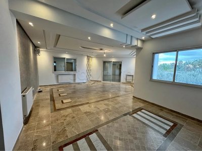 🏡 À louer : 1er étage de villa S+3 avec parking  📍