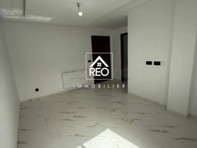 À Vendre :Un appartement S+2, idéalement situé à Cité Wahat