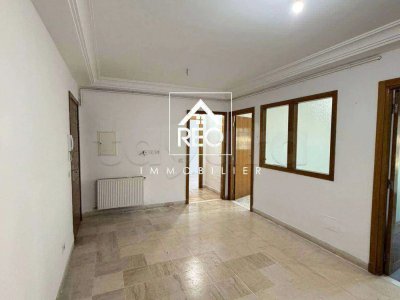 À LOUER : Un appartement S+2 , idéalement situé à Cité Wahat.