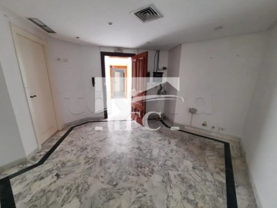 Bureau en 8 espaces -200m²-Lac 1- IFCL1209