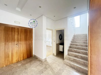 A louer villa Moderne S+4 avc Jardin à Mutuelle Ville