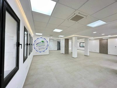 A louer immeuble neuf 600 m² à Alain Savary