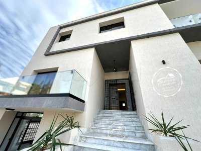 Immeuble neuf 800 m² usg bureautique Alain Savary