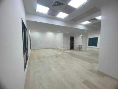 A louer plateau 126m² au RDC en open space a Montplaisir.