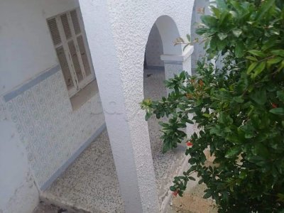 A vendre : Villa à Cité Saada - Bouchoucha