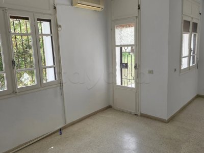 A vendre dre s2 rdc manar2 côté mg