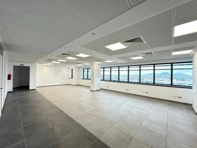 A louer 6 plateaux de 500 m² chacun Lac 3