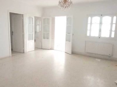 Menzah 9 à louer étage villa s+4