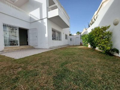 A Louer une villa S+7 à Jardins de l'Aouina