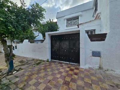 CITE EZZOUHOUR 4 - TUNIS  : ETAGE DE VILLA  À VENDRE AVEC CERTIFICAT DE PROPRIÉTÉ