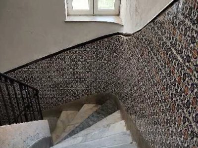 Bab El Khadra à vendre un Appartement S+1 au 2ème étage