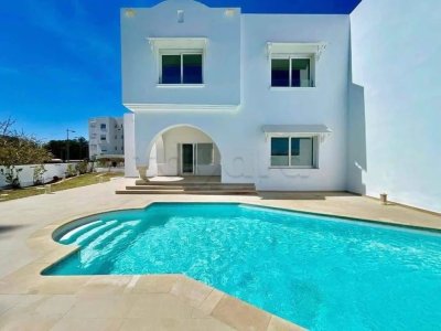 À louer Marina Gammarth superbe villa vue mer avec jardin terrasse parking