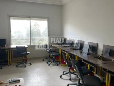 À vendre – Fond de commerce polyvalent au Lac 2