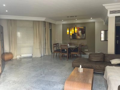 A louer à l’année au LAC 2 un spacieux appartement S+2