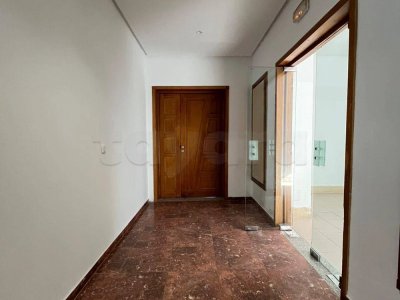 A louer 2 bureaux de 404m2 (187m2 & 217m2) au Lac 1