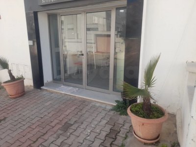 A louer local commercial au jardin d'elmenzeh 2 pour coiffure ou autres