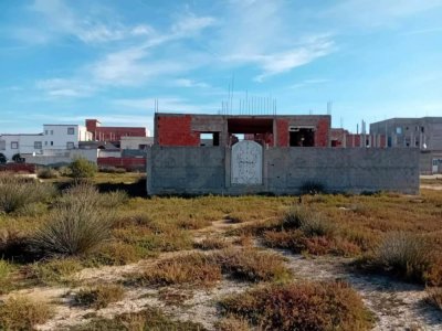 Maison inachevee à raoued terr 185 m2