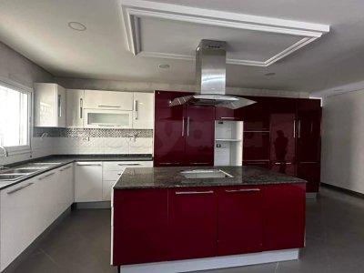 A Vendre  Villa R+2  – el menzah 9A
